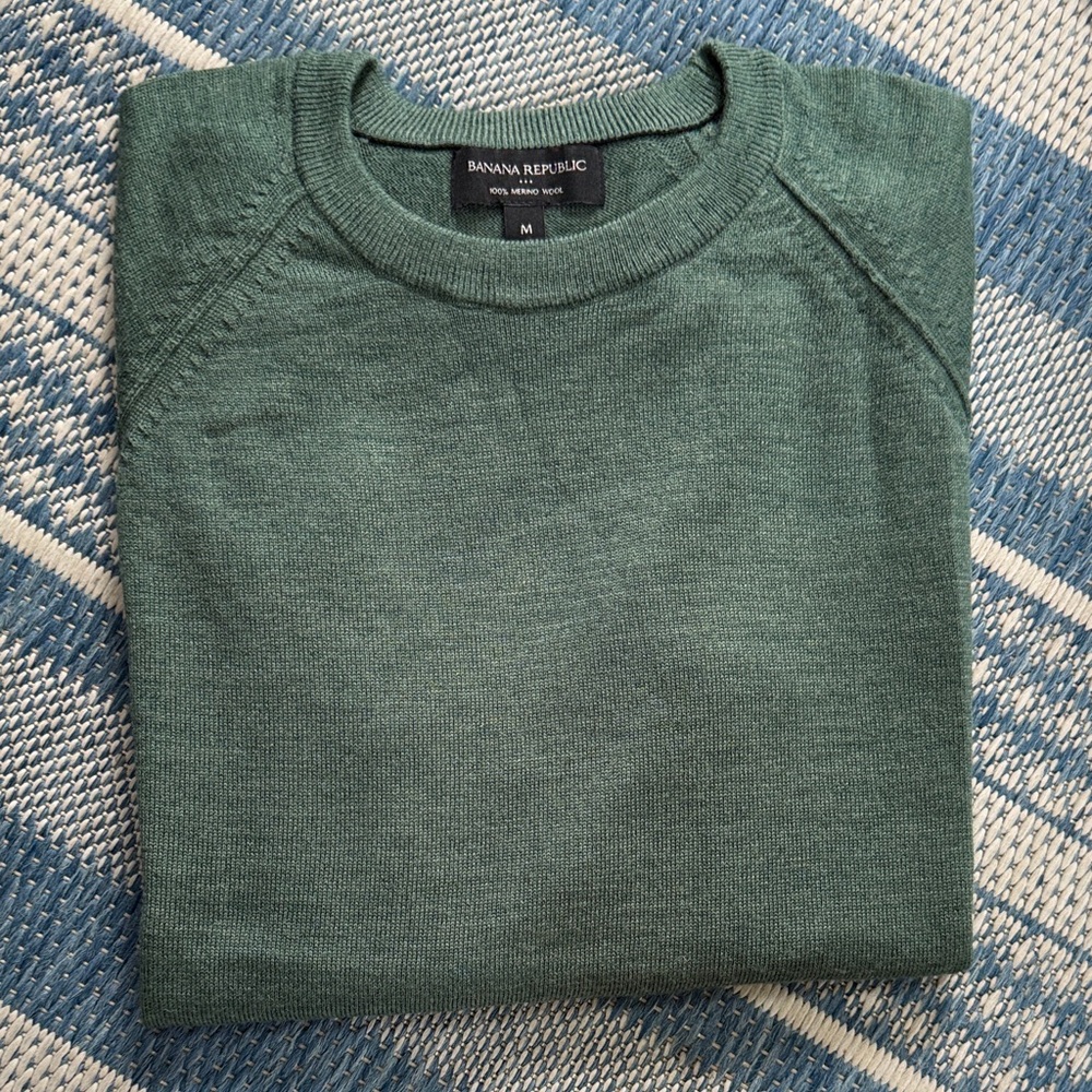 Banana Republic Men's 100% Merino Wool Crewneck Sweater in Forest Green